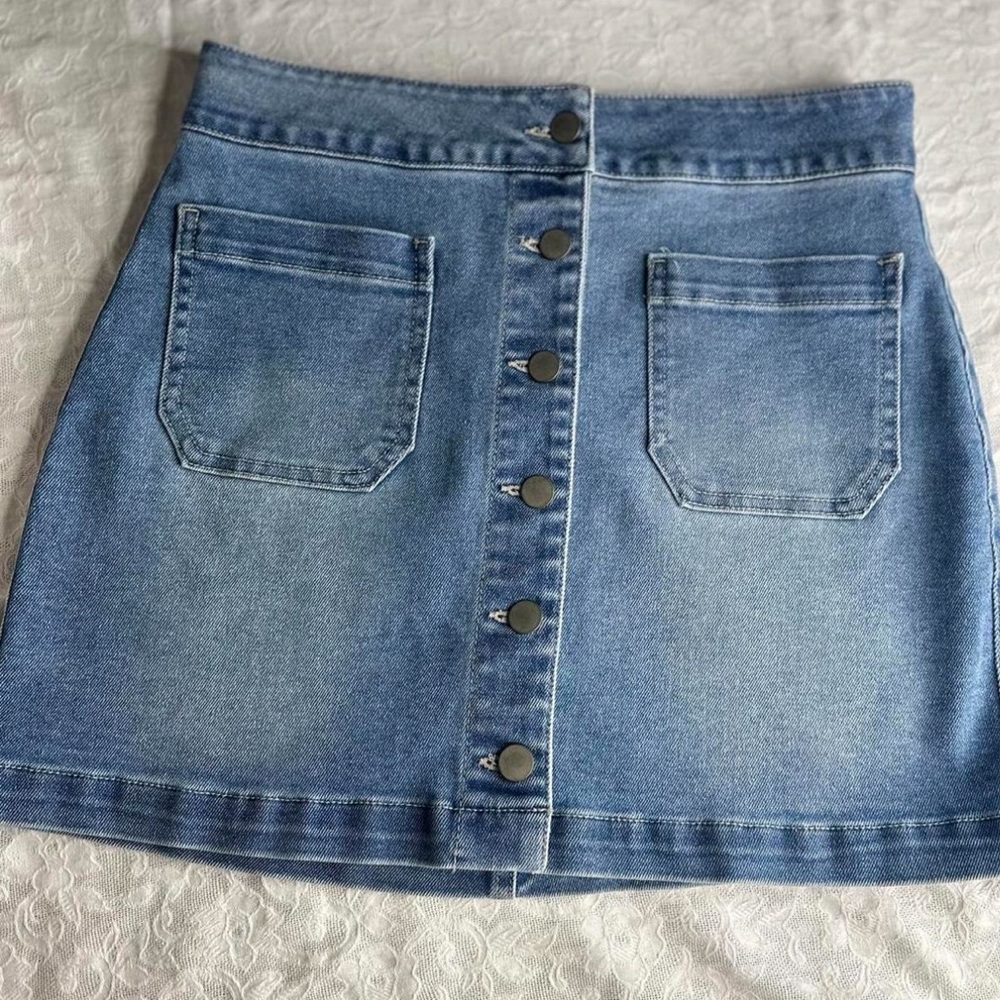 tgla Womens Sz S Blue Light Wash Denim Button Front Patch Pocket Mini Jean Skirt